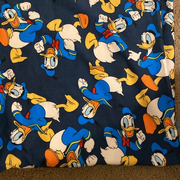 LULAROE TALL & CURVY DONALD DUCK LEGGINGS - Picture 2 of 9
